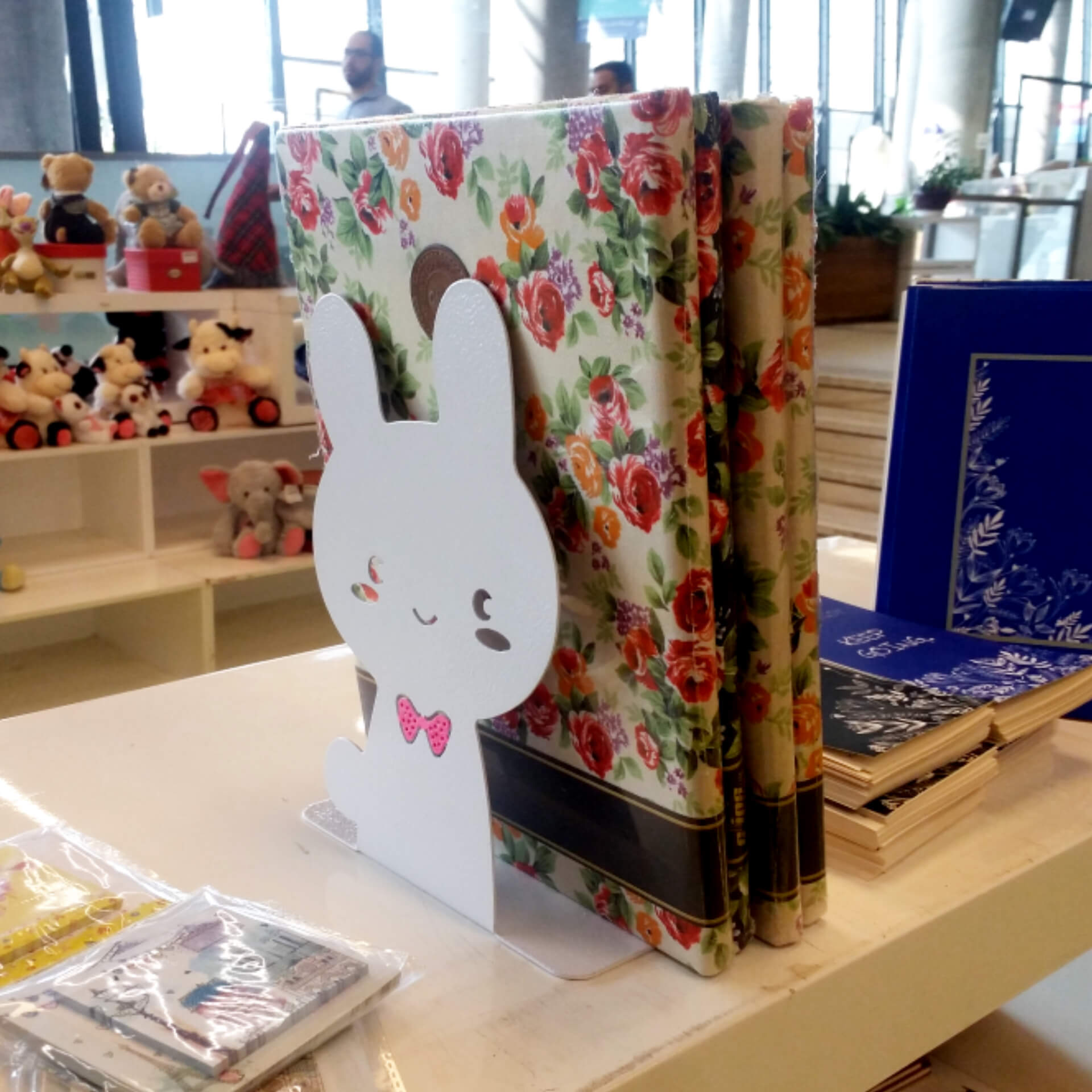 نگهدارنده کتاب نیتا متال طرح خرگوش