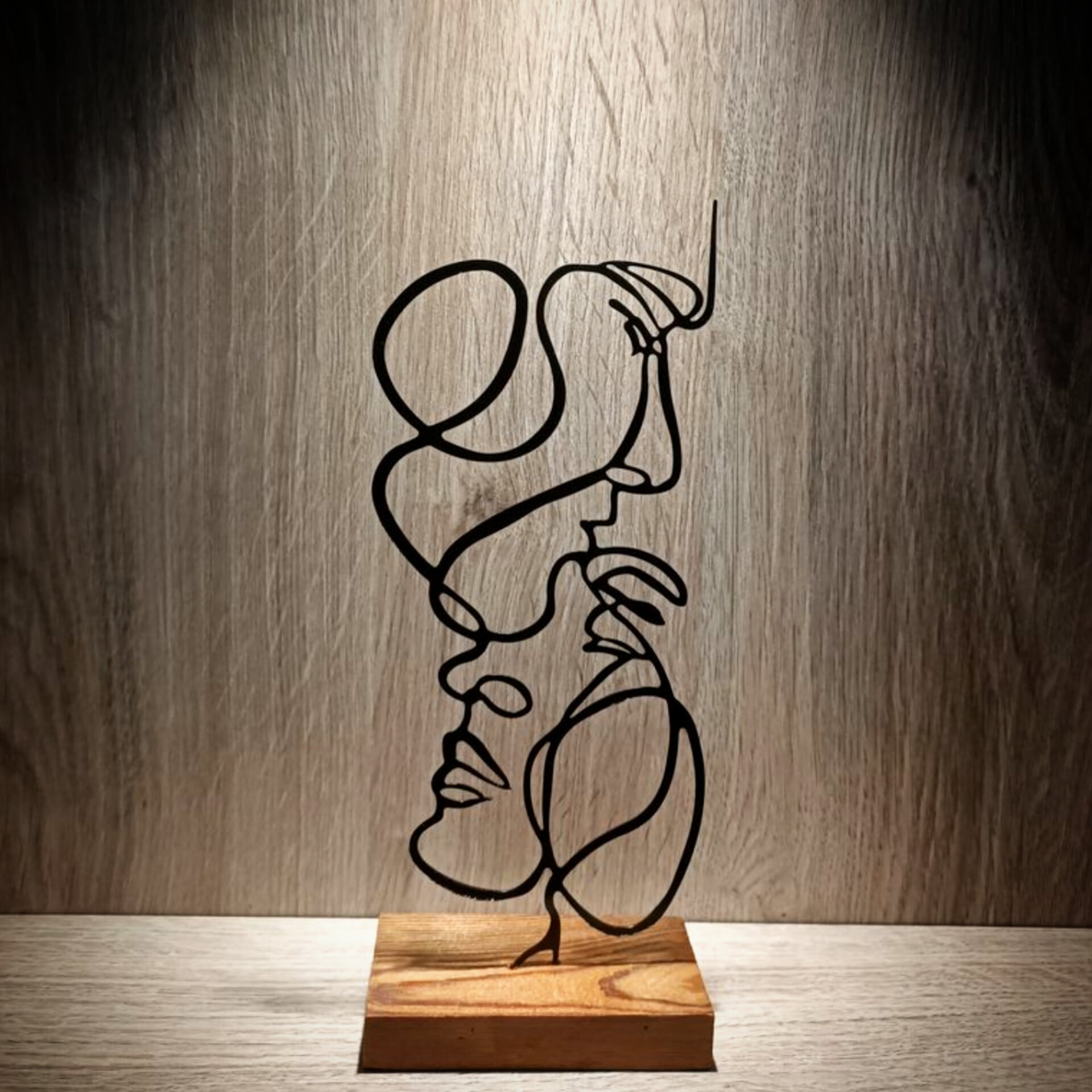 تندیس مینیمال نیتا متال طرح عشق و همدم