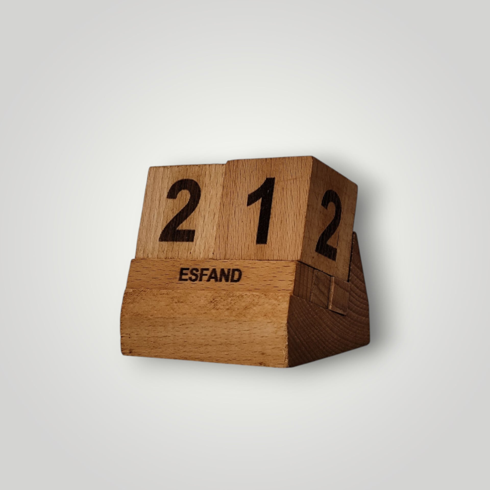 تقویم رومیزی چوبی نیتا متال مدل مکعبی
