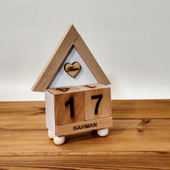 تقویم رومیزی چوبی فلزی نیتا متال مدل کلبه