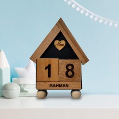 تقویم رومیزی چوبی فلزی نیتا متال مدل کلبه