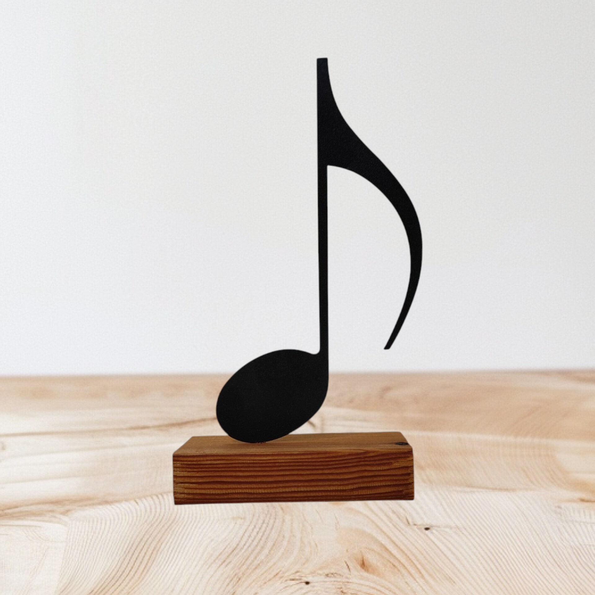 تندیس مینیمال نیتا متال طرح نت موسیقی چنگ