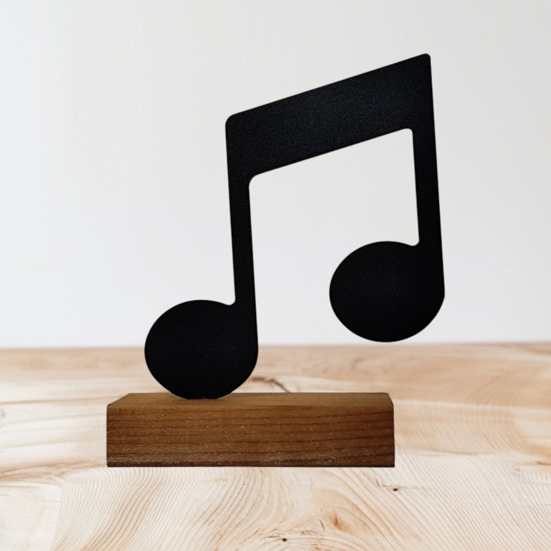 تندیس مینیمال نیتا متال طرح نت موسیقی چنگ